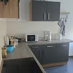 Schoene Vollausgestattete Monteurs- Gaestewohnung Naehe Raffinerie Leuna Und Geiseltalsee 0305 Lejlighed