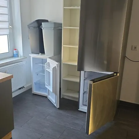 Schoene Vollausgestattete Monteurs- Gaestewohnung Naehe Raffinerie Leuna Und Geiseltalsee Fuer 6 Personen 0305 Lejlighed *