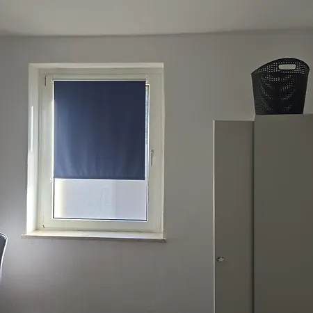 Schoene Vollausgestattete Monteurs- Gaestewohnung Naehe Raffinerie Leuna Und Geiseltalsee 0305 *