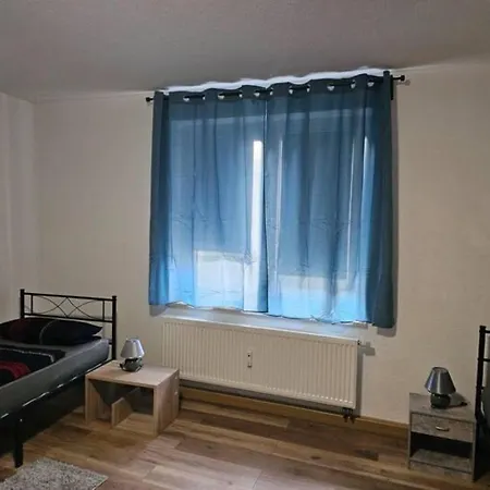 Schöne Vollausgestattete Monteurs- Gästewohnung Nähe Raffinerie Leuna Und Geiseltalsee Für 6 Personen * Braunsbedra