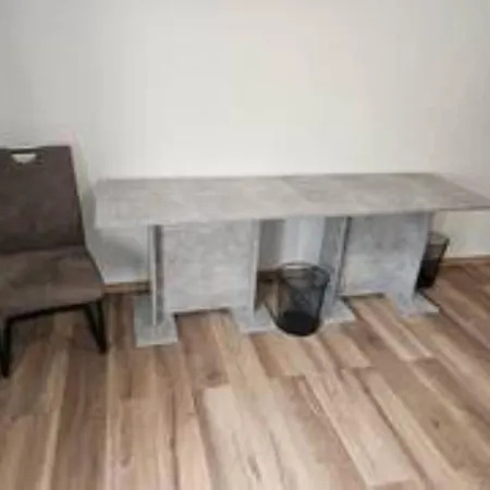 Schoene Vollausgestattete Monteurs- Gaestewohnung Naehe Raffinerie Leuna Und Geiseltalsee 0305