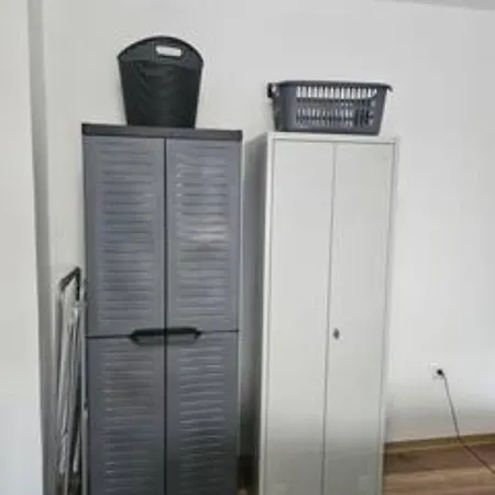 Schoene Vollausgestattete Monteurs- Gaestewohnung Naehe Raffinerie Leuna Und Geiseltalsee 0305 *