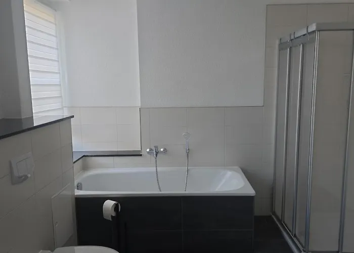 Schöne Vollausgestattete Monteurs- Gästewohnung Nähe Raffinerie Leuna Und Geiseltalsee Für 6 Personen * Braunsbedra