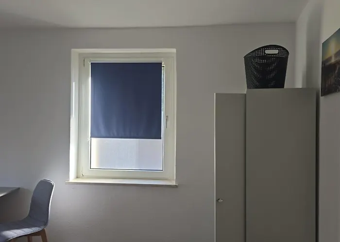 Schöne Vollausgestattete Monteurs- Gästewohnung Nähe Raffinerie Leuna Und Geiseltalsee Für 6 Personen *