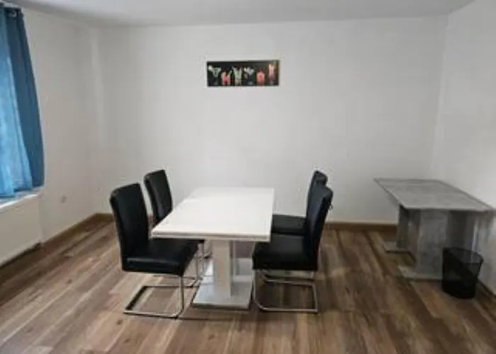 Schöne Vollausgestattete Monteurs- Gästewohnung Nähe Raffinerie Leuna Und Geiseltalsee Für 6 Personen Apartamento Braunsbedra