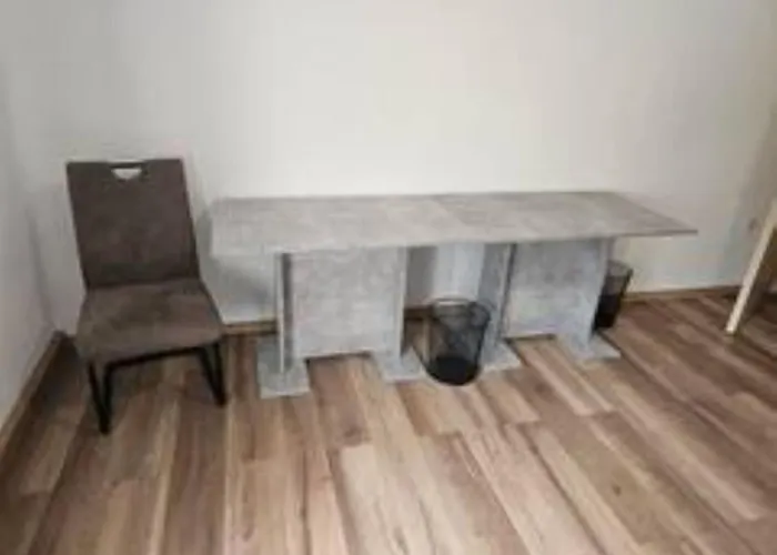 Schoene Vollausgestattete Monteurs- Gaestewohnung Naehe Raffinerie Leuna Und Geiseltalsee 0305